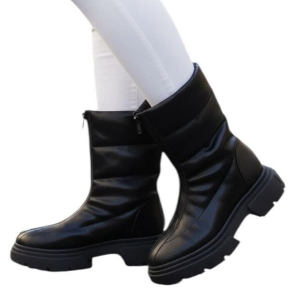 DKNY Women's Fiza Zipper womens Chunky Boots Size 11